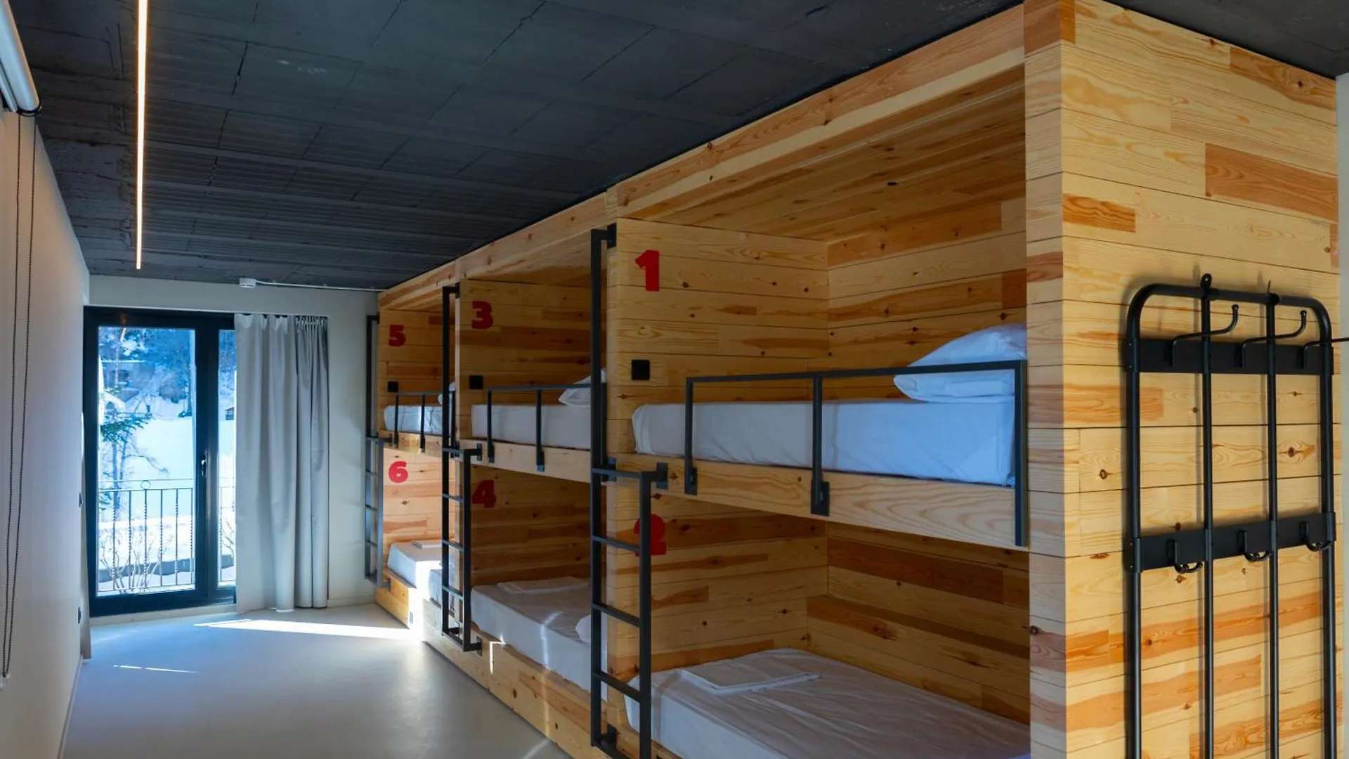 Ky Mountain Hostel Arinsal
